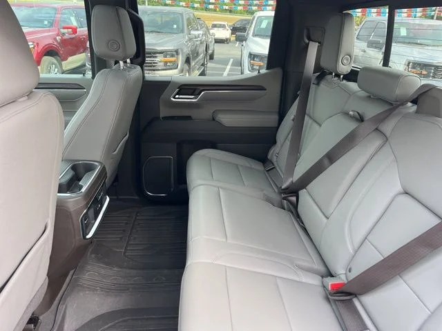 Used 2024 White GMC SLT image 12