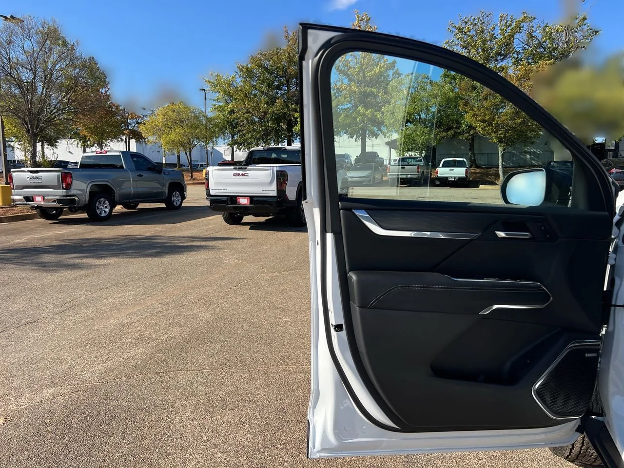New 2026 Summit White GMC Elevation image 18