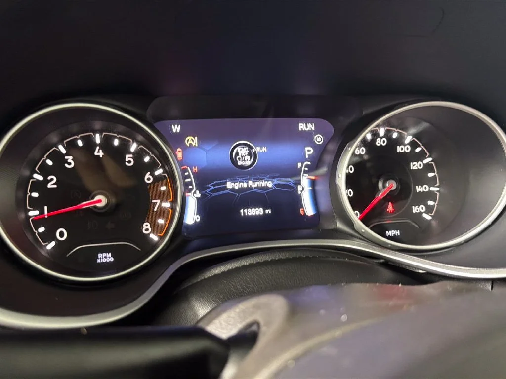 Used 2018  Jeep Limited image 21