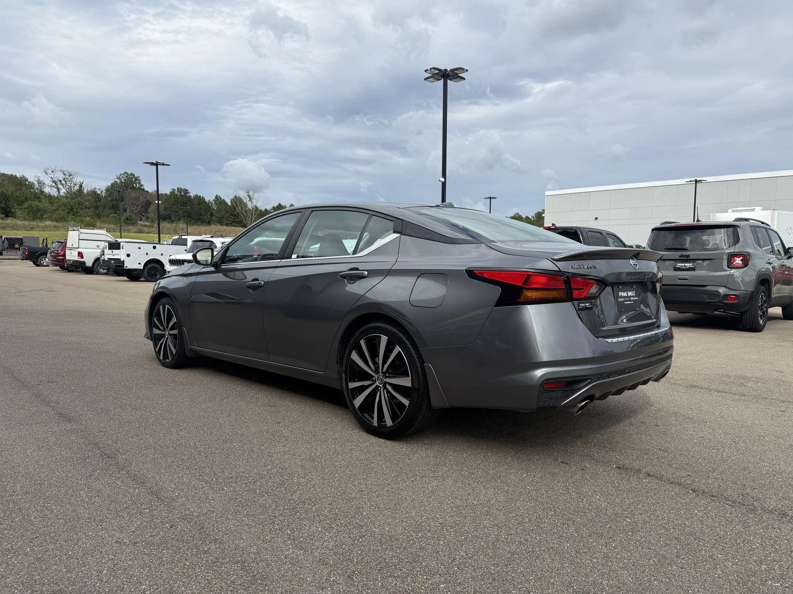 Used 2021 Gun Metallic Nissan 2.5 SR image 4
