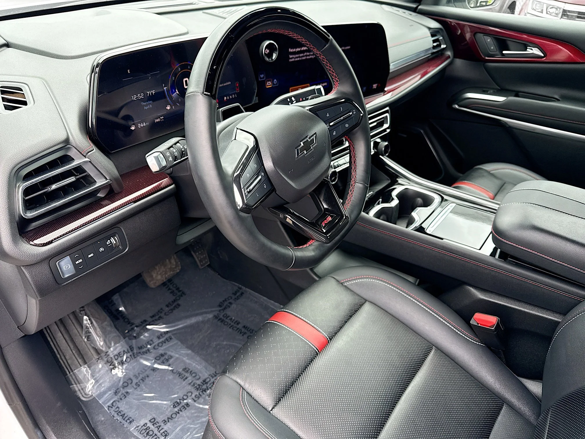 Used 2024 Iridescent Pearl Tricoat Chevrolet AWD RS image 28