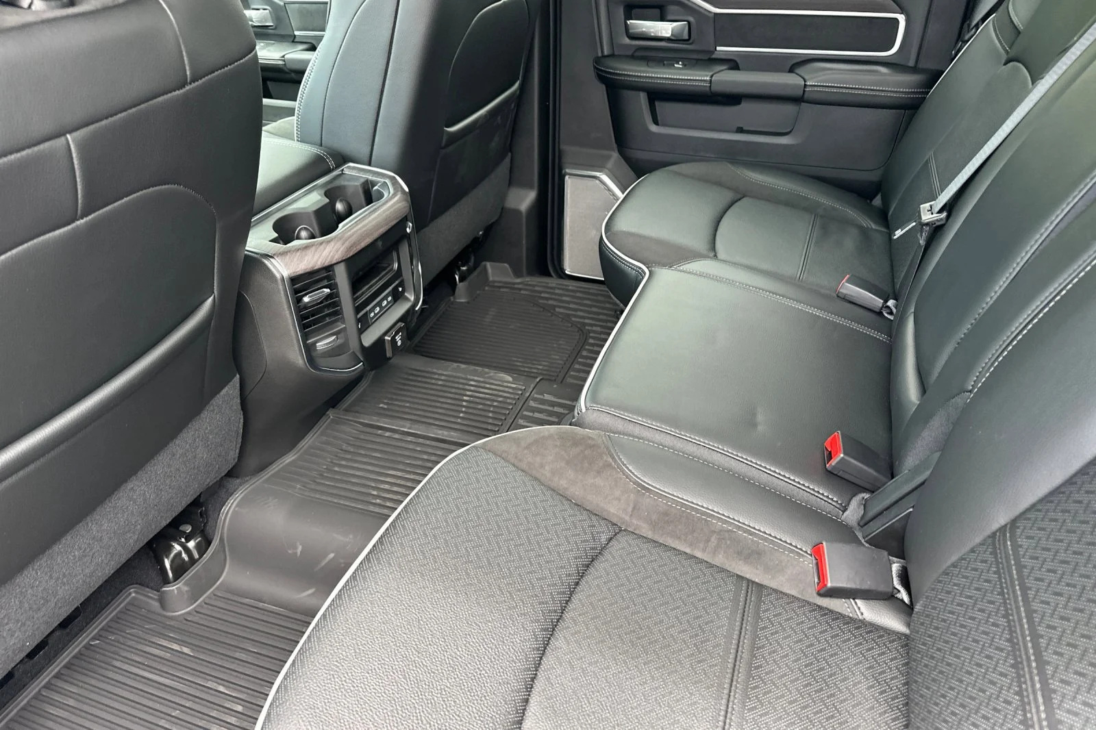 New 2026 Bright White Clear-Coat Exterior Paint RAM Laramie image 12