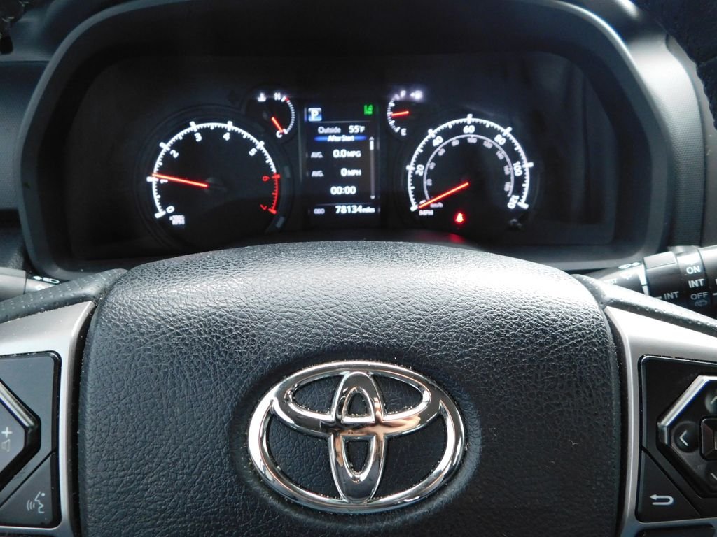 Used 2020 Classic Silver Metallic Toyota SR5 image 27