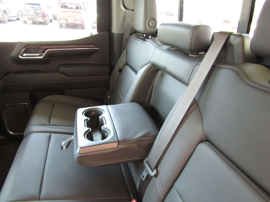Used 2024 White GMC SLT image 40