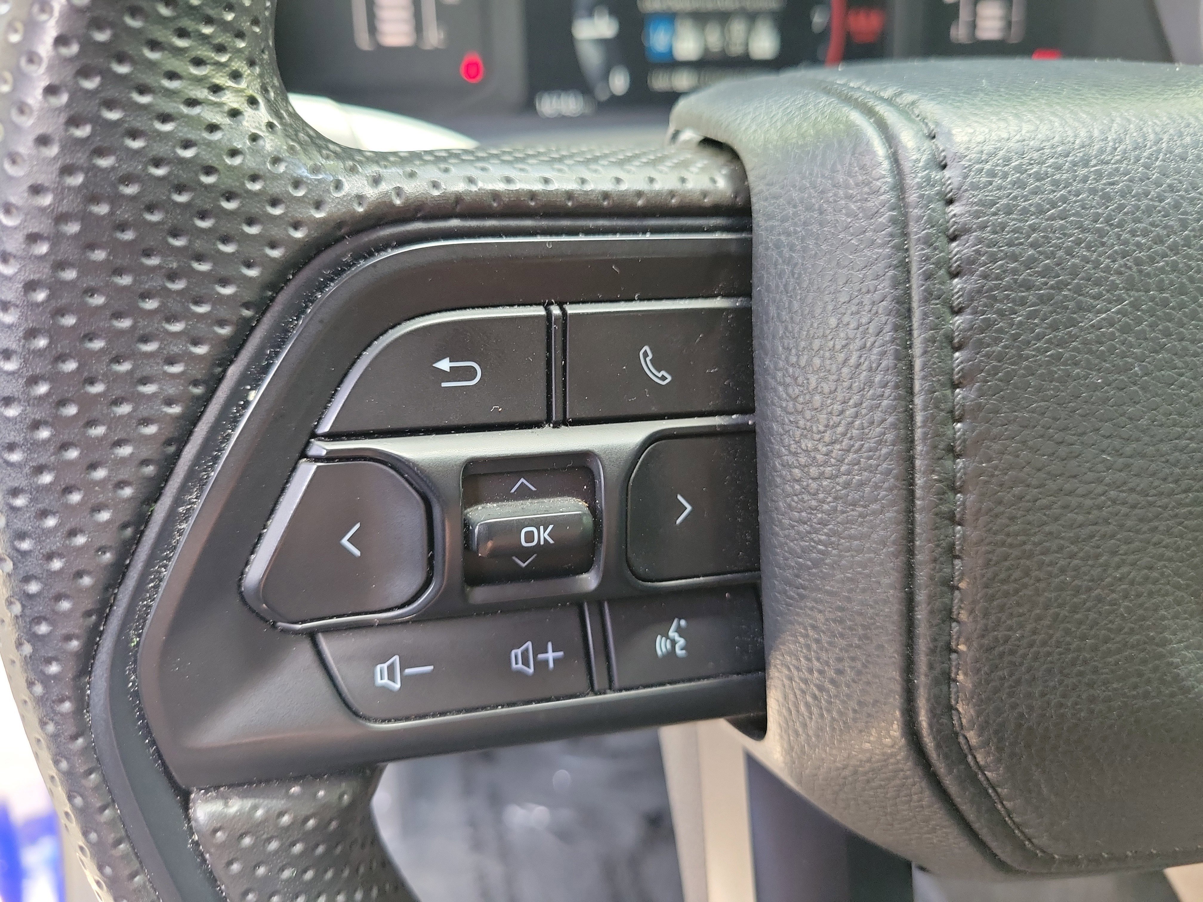 Used 2025 Blue Toyota SR5 image 25
