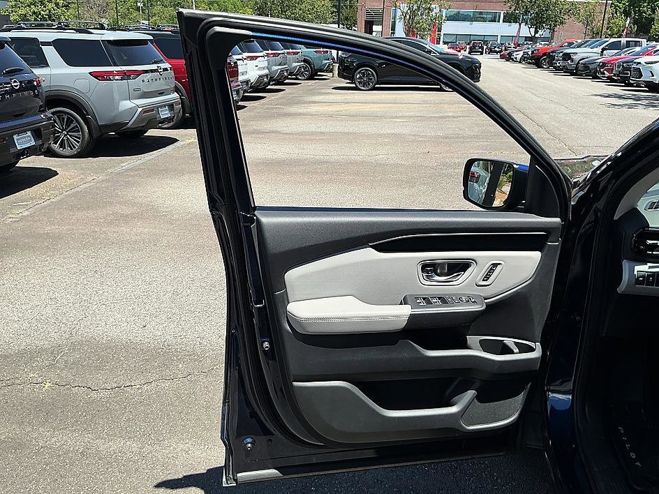 Used 2023 Blue Honda Touring image 11