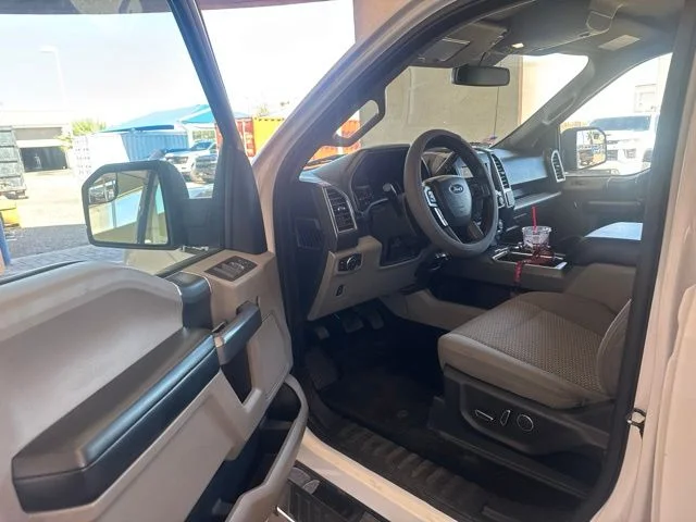 Used 2017 Oxford White Ford XLT image 4
