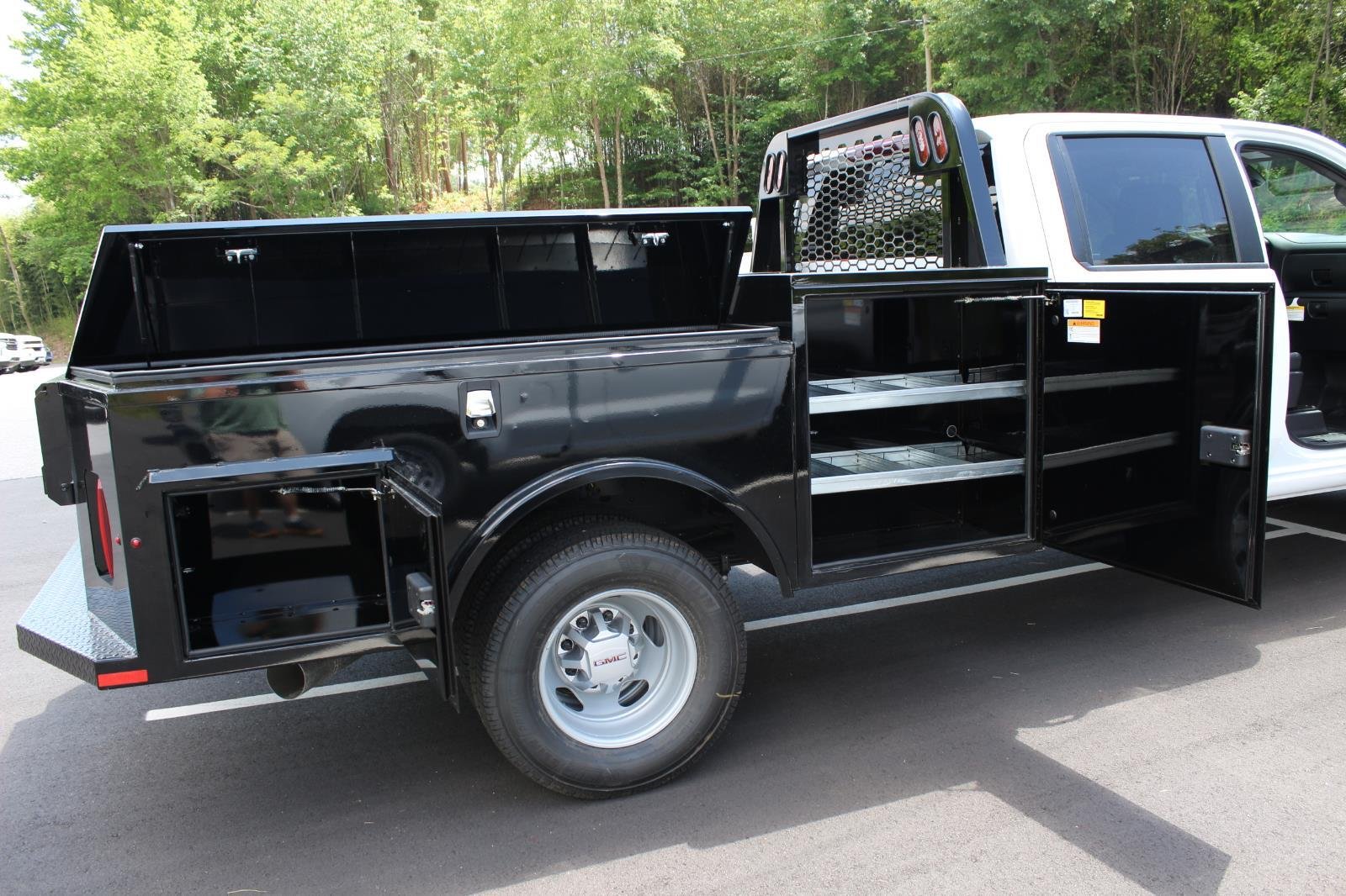 2026 GMC Sierra 3500HD Pro - Photo 8