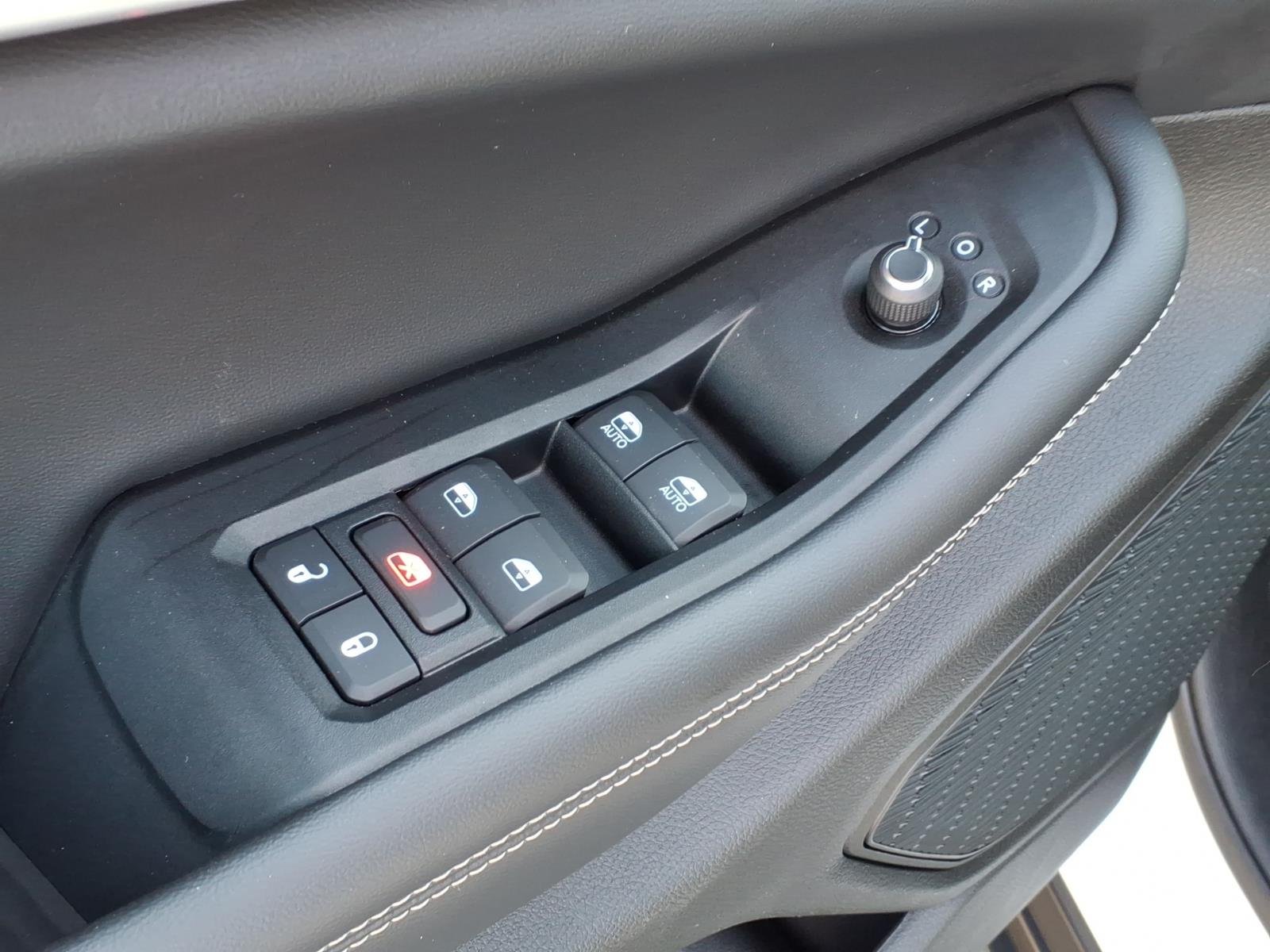 Used 2023 White/off-white Jeep Limited image 17