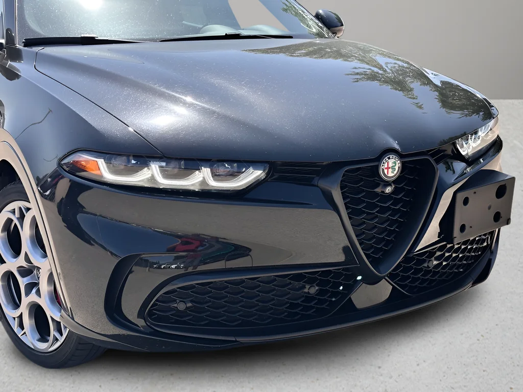 Used 2024 Black Alfa Romeo Veloce image 25