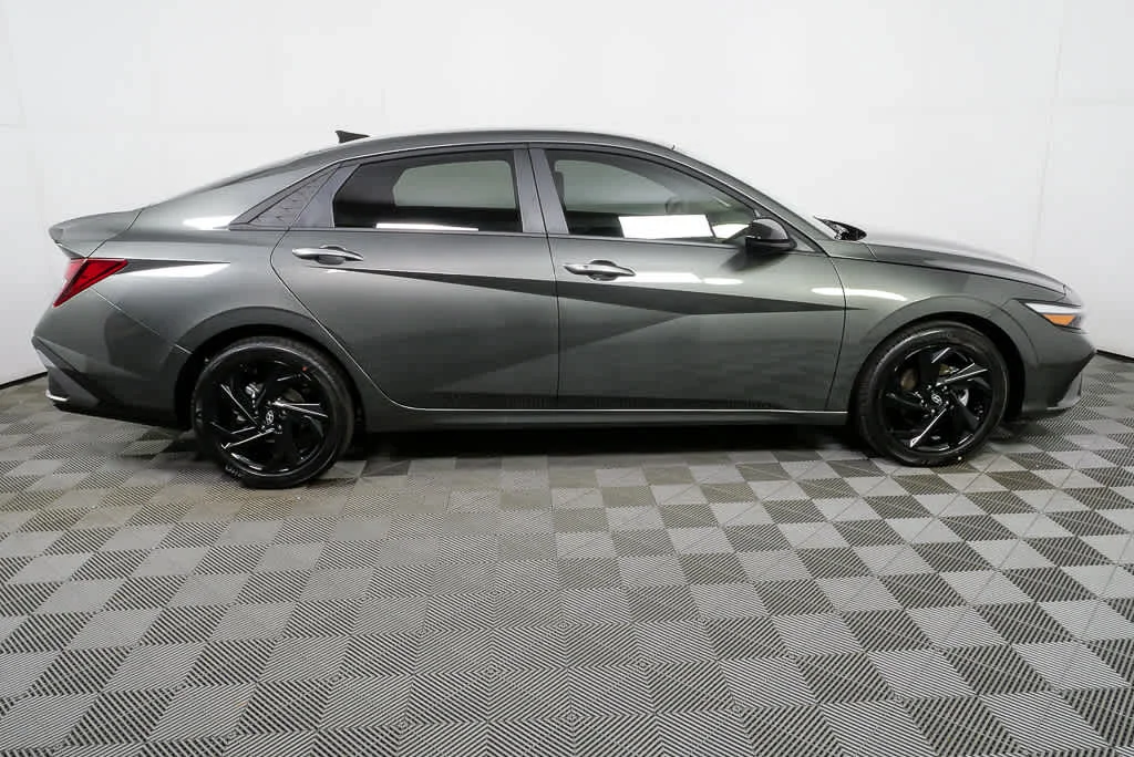 New 2026 Amazon Gray Hyundai SEL Sport image 2