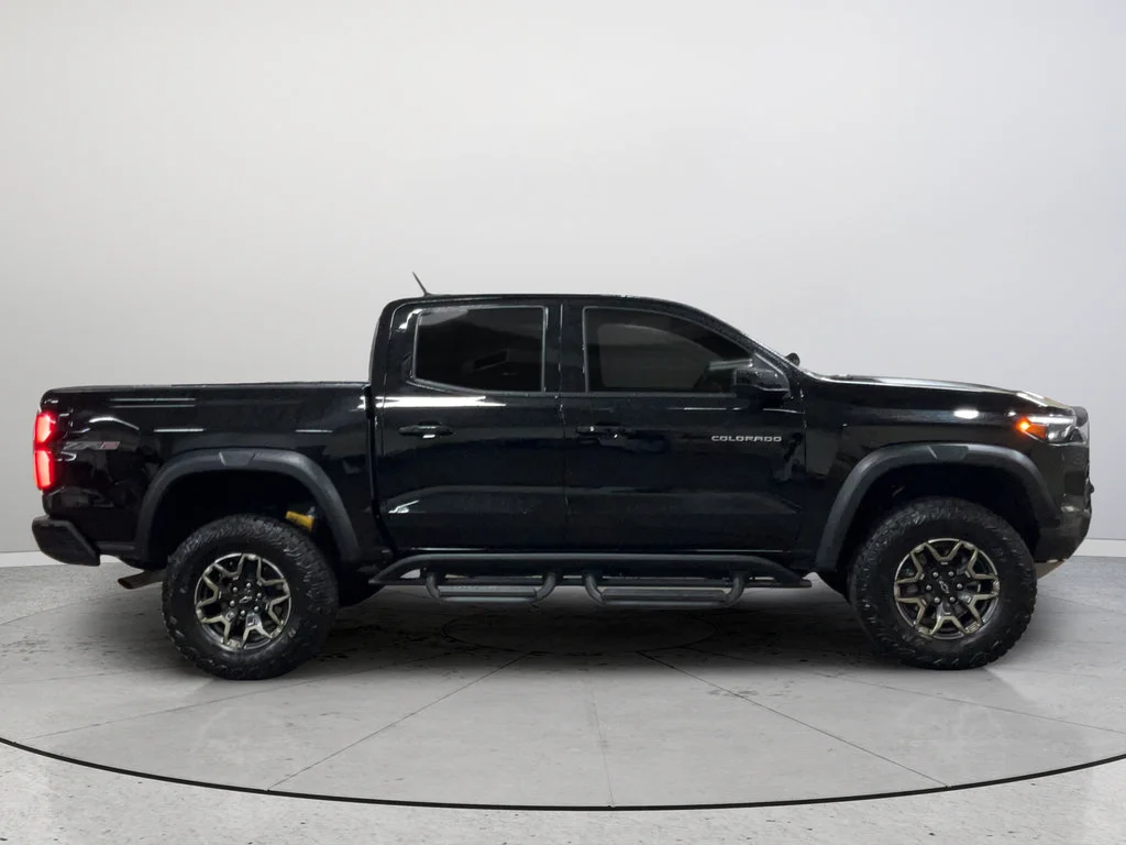 2024 Chevrolet Colorado ZR2 - Photo 6