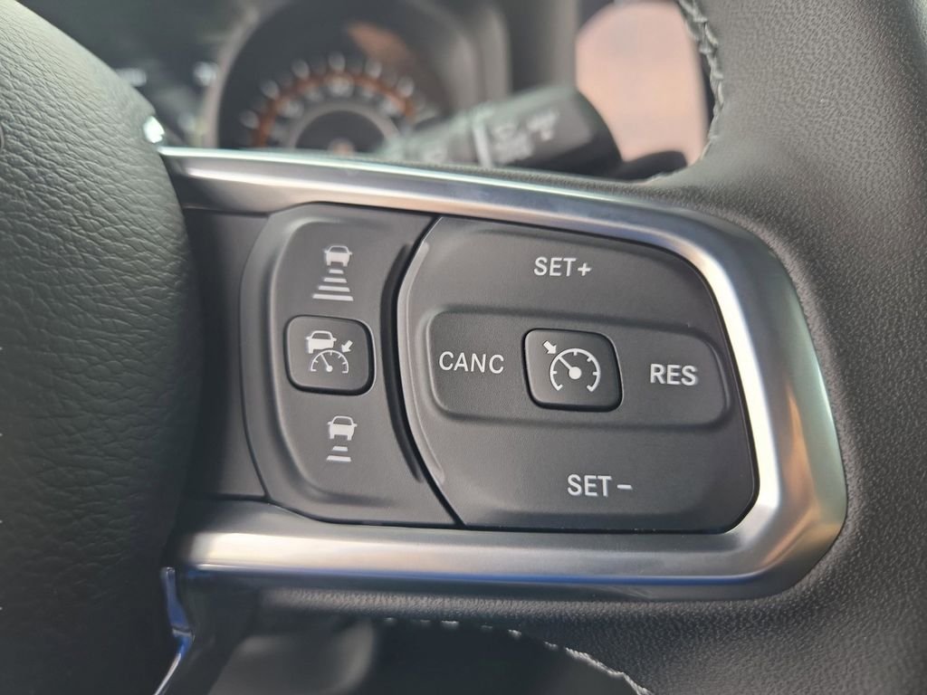 2025 Jeep Wrangler 4-Door Sahara - Photo 28