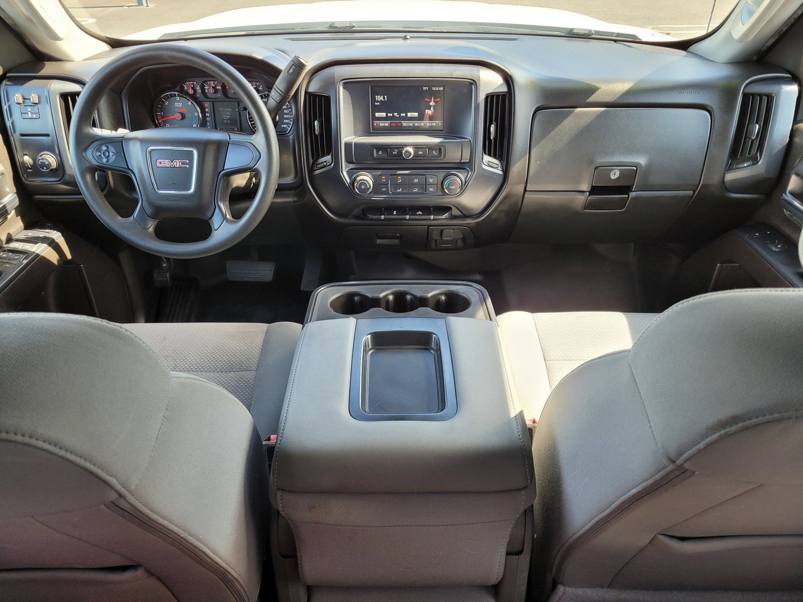 Used 2017 Summit White GMC  image 14