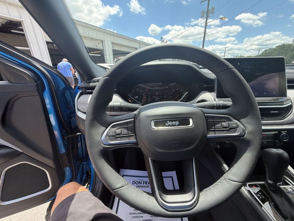 Used 2023 Blue Jeep Latitude Lux image 14