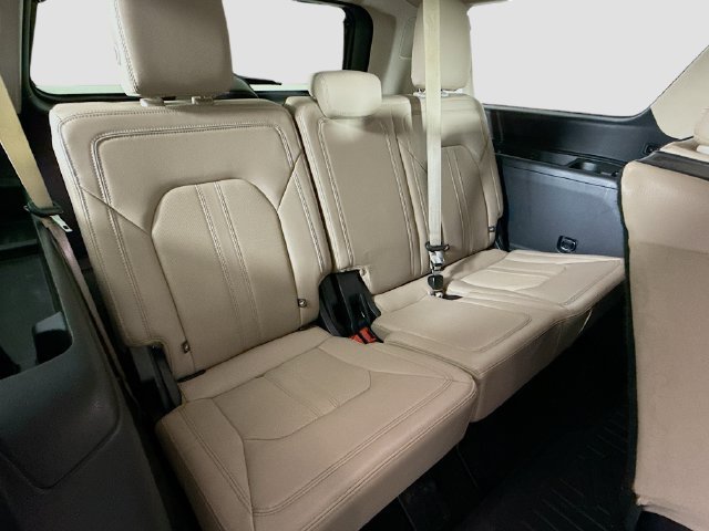Used 2022  Ford Limited image 28