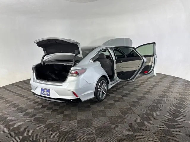 Used 2019 Silver Hyundai Limited image 16