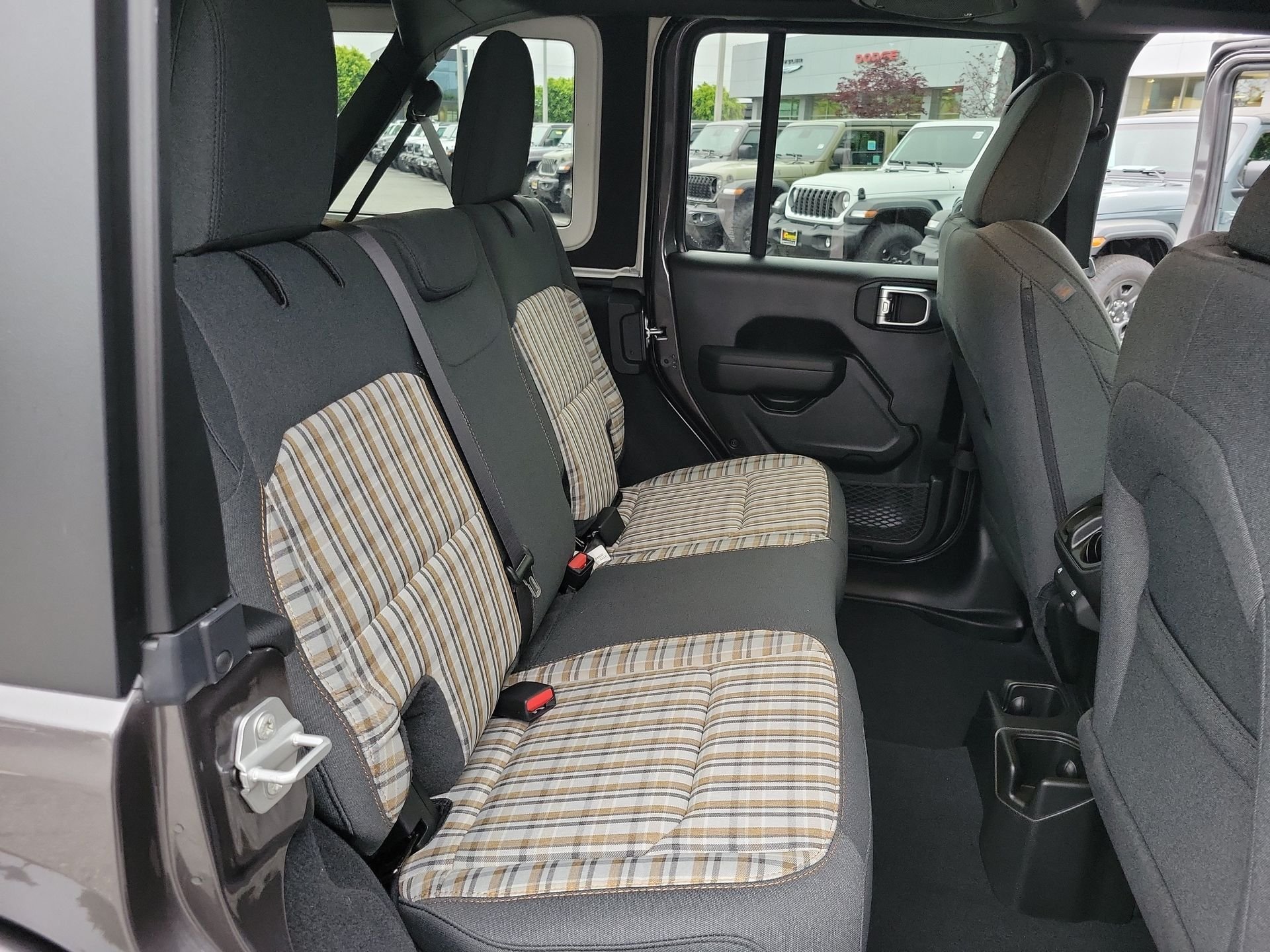 New 2026 Granite Crystal Metallic Clear-Coat Exterior Paint Jeep 85th Anniversary Edition image 22