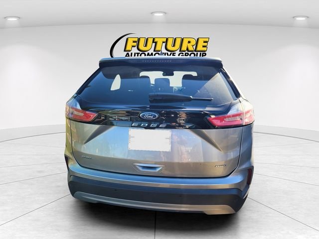 Used 2022 Silver Ford SEL image 4