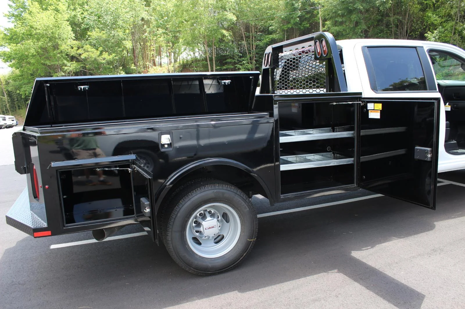 New 2026 Summit White GMC Pro image 8