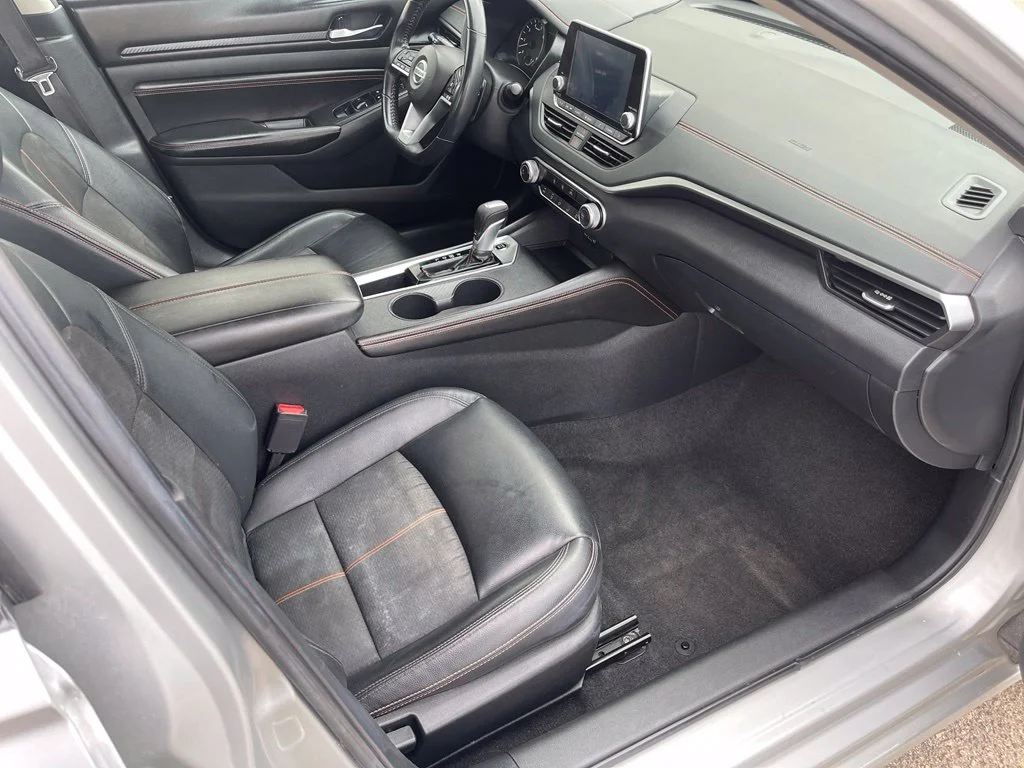Used 2021 Brilliant Silver Metallic Nissan 2.5 SR image 29