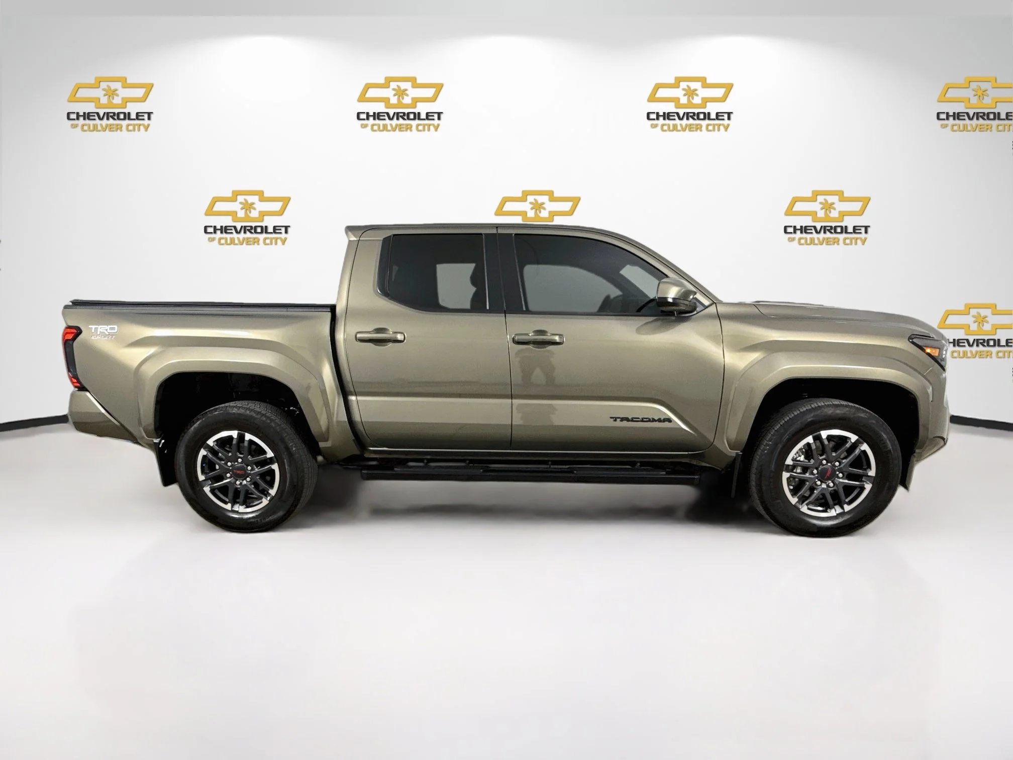 Used 2024  Toyota SR5 image 9