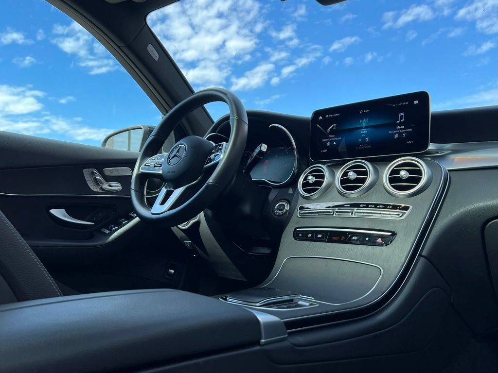 Certified Used 2022  Mercedes-Benz GLC 300 image 19