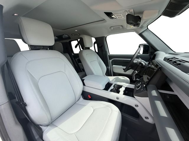 New 2026 Fuji White Land Rover X-Dynamic SE image 16
