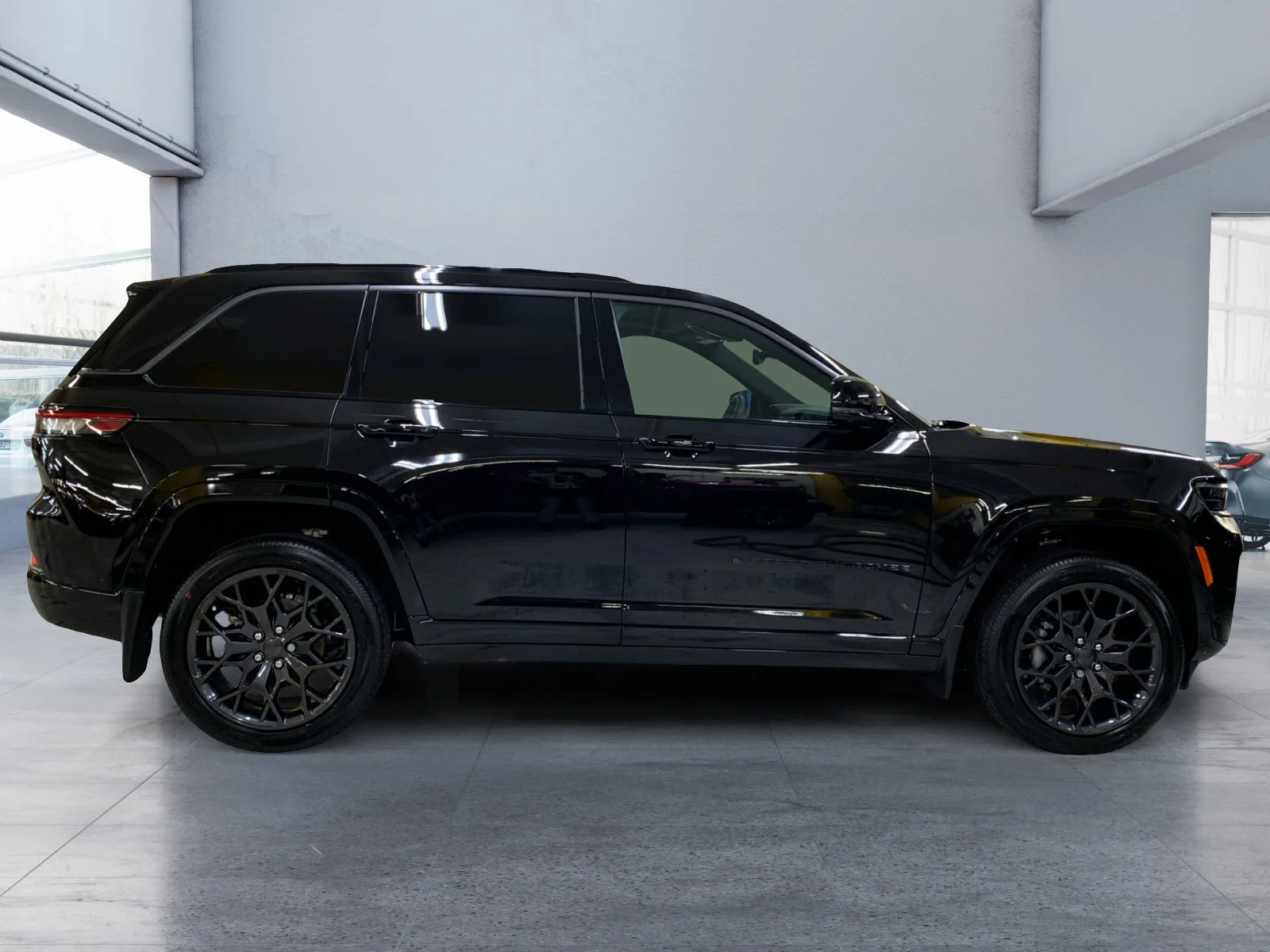New 2026 Diamond Black Crystal Pearl Jeep Summit image 6