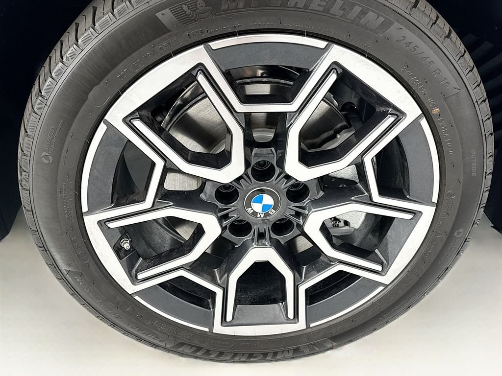 Used 2026 Gray Metallic BMW xDrive28i image 31