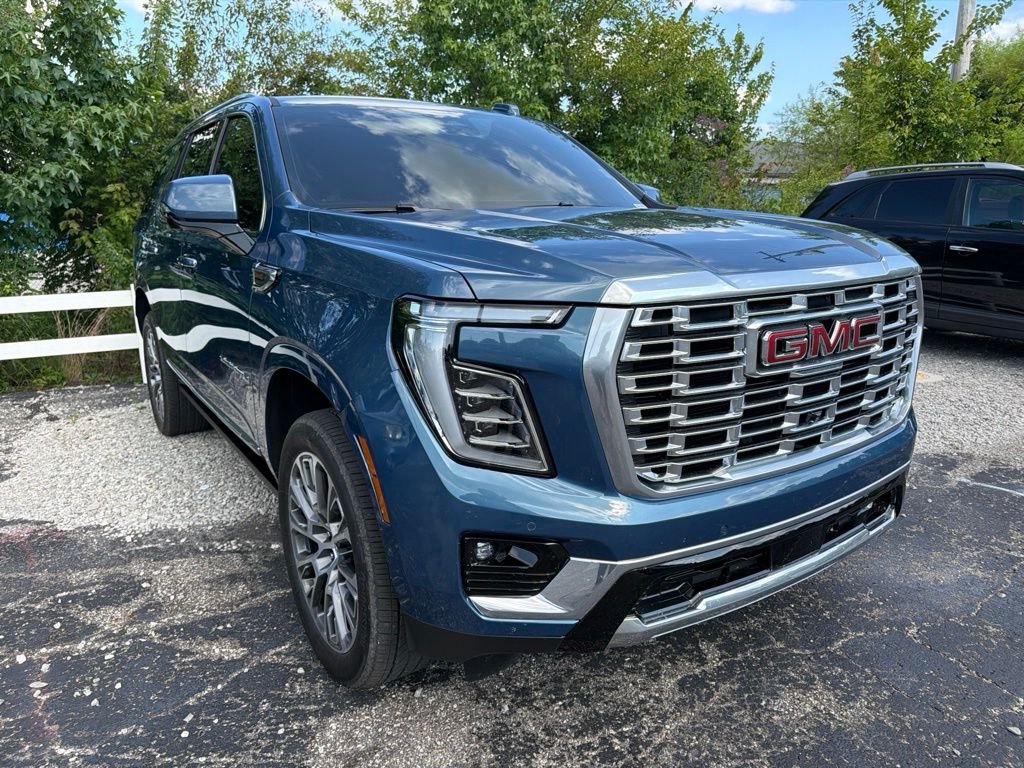 Used 2025  GMC Denali image 8