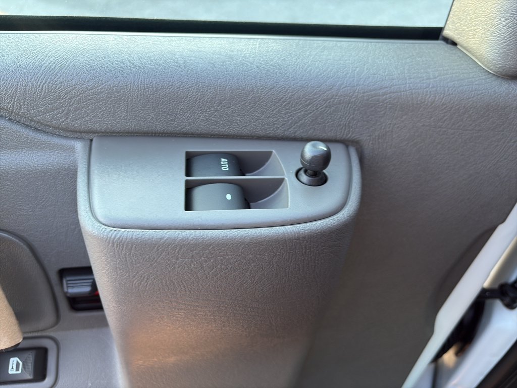 2025 Chevrolet Express Cargo Work Van - Photo 14