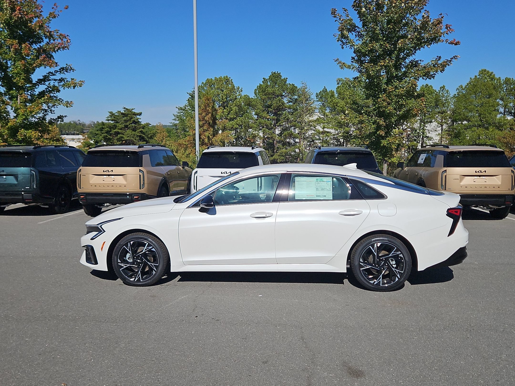 New 2026 Snow White Pearl Kia GT-Line image 4
