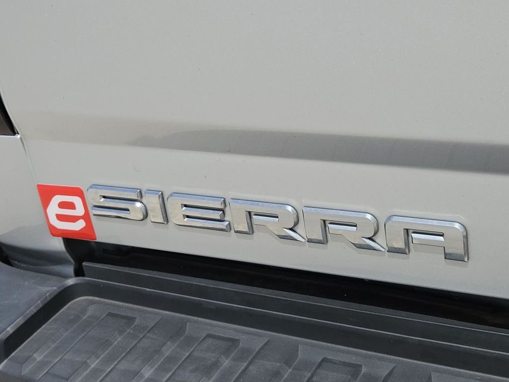 Used 2018 Silver GMC Denali image 46