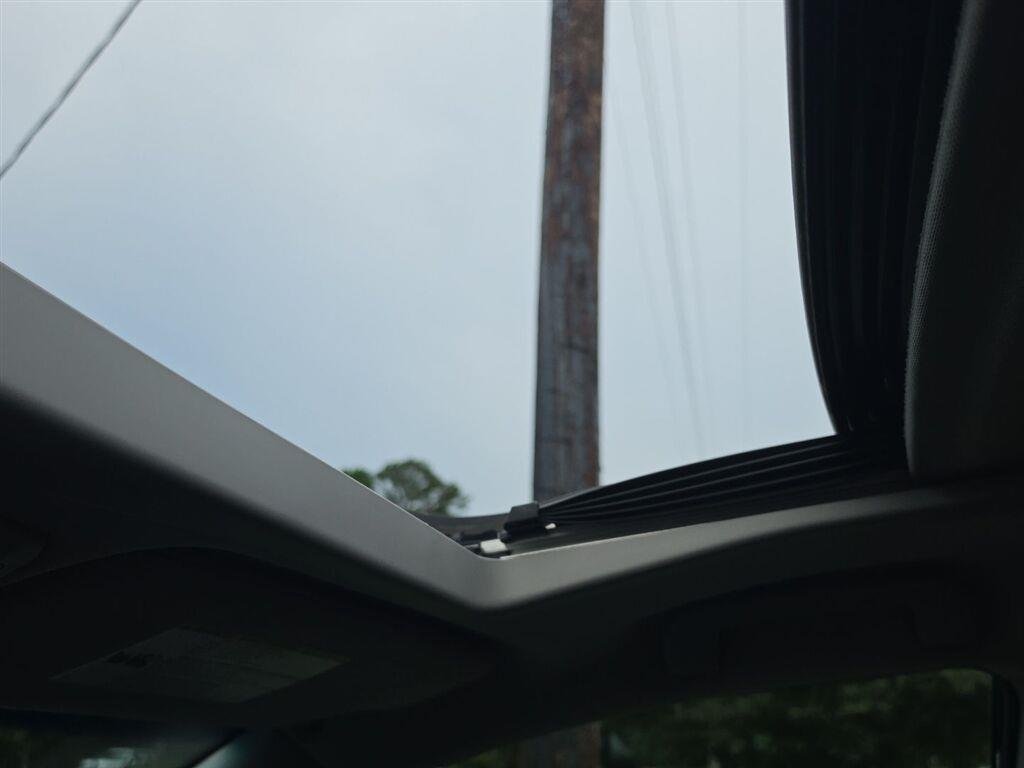 Used 2016 Midnight Black Metallic Toyota SE image 10
