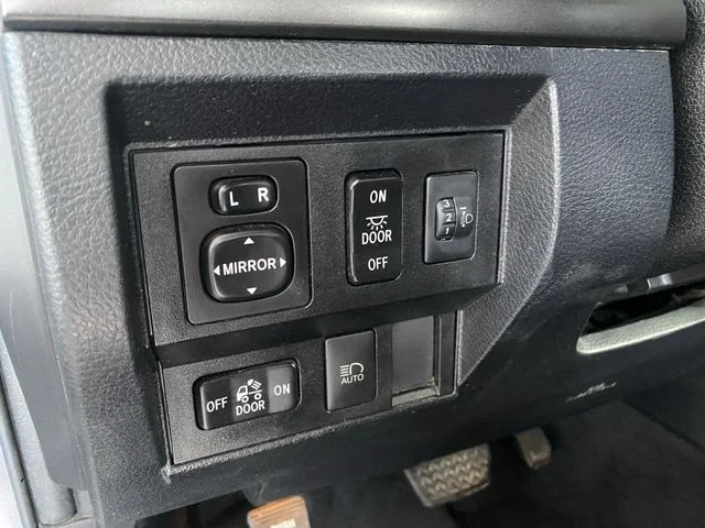 Used 2020 Magnetic Gray Metallic Toyota SR5 image 20