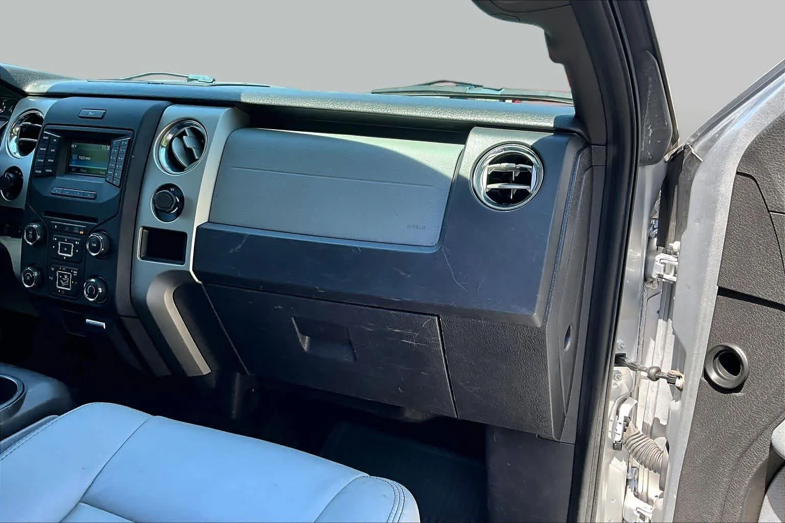 Used 2014 Ingot Silver Metallic Ford XLT image 18