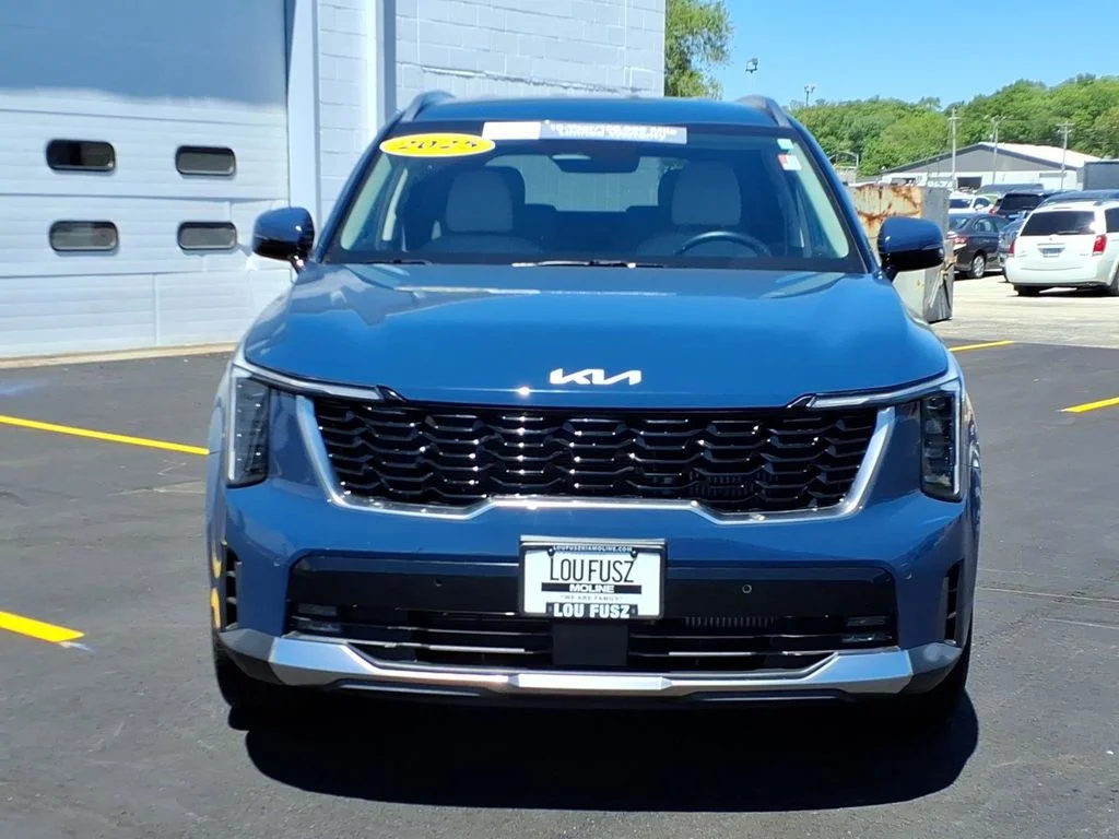 Used 2025 Black Kia EX image 10