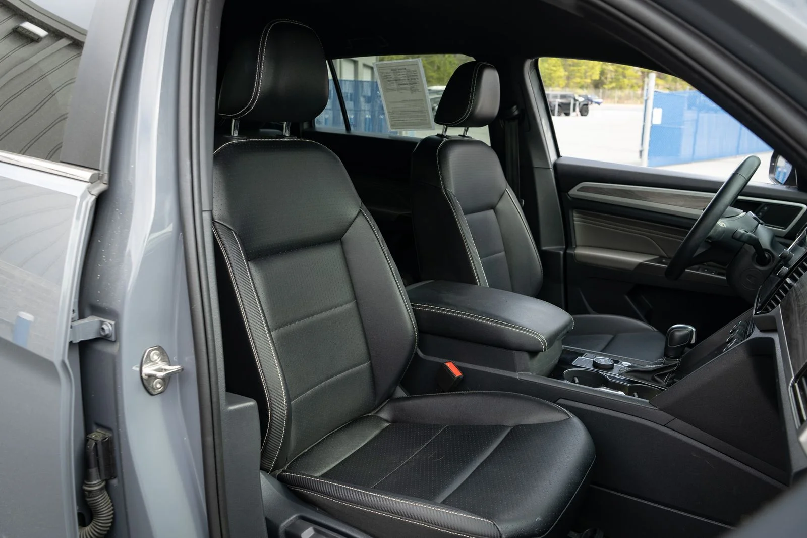 Used 2022  Volkswagen 2.0T SE w/Technology image 22