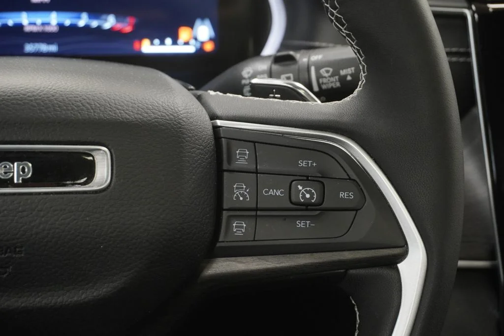 Used 2024 Red Jeep Limited image 41