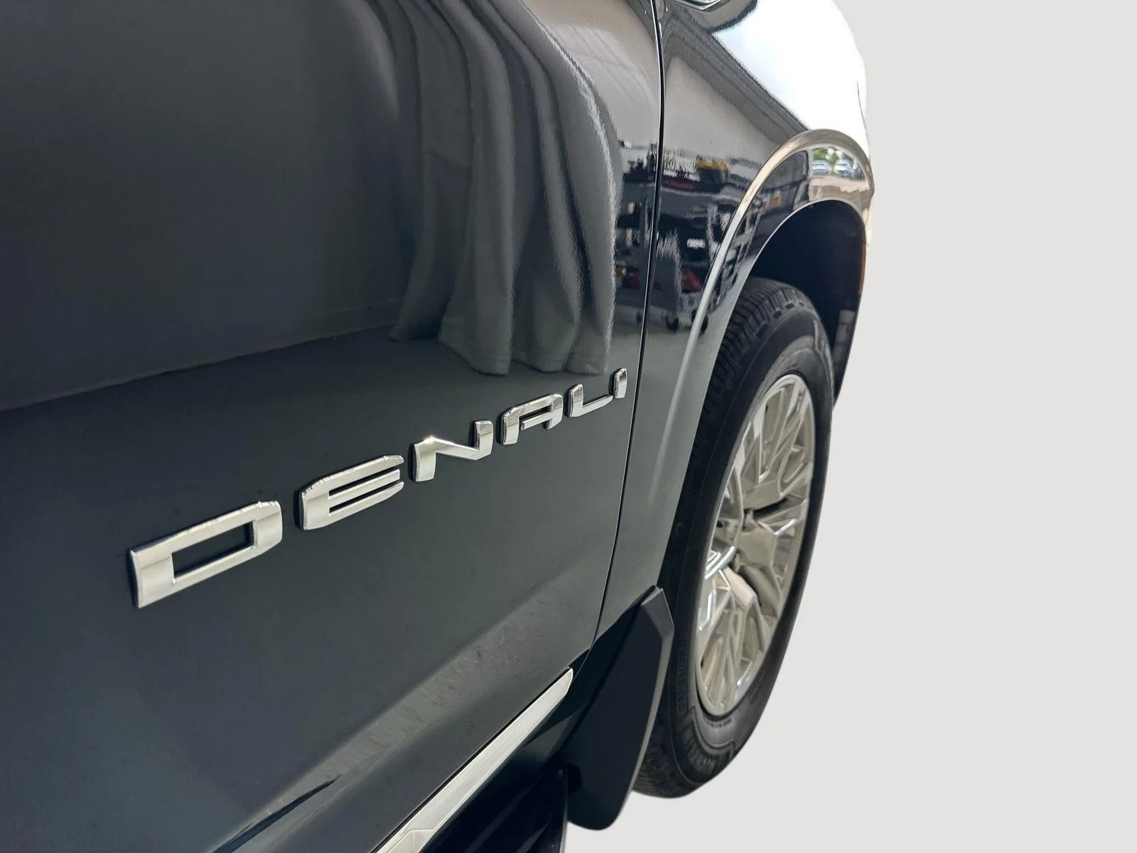 Used 2022 Onyx Black GMC Denali image 29