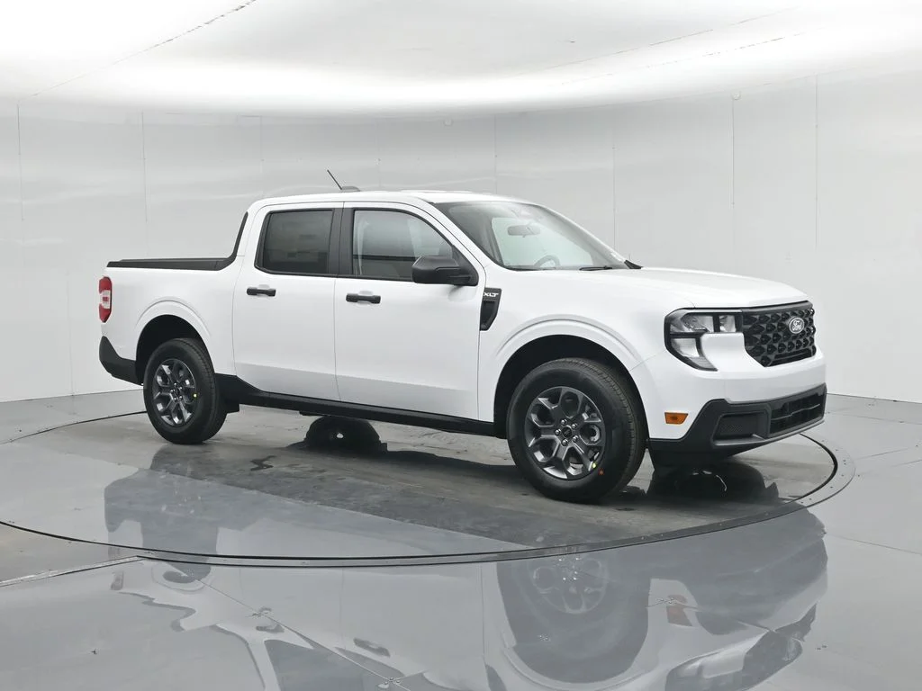 New 2026 Oxford White Ford XLT image 23