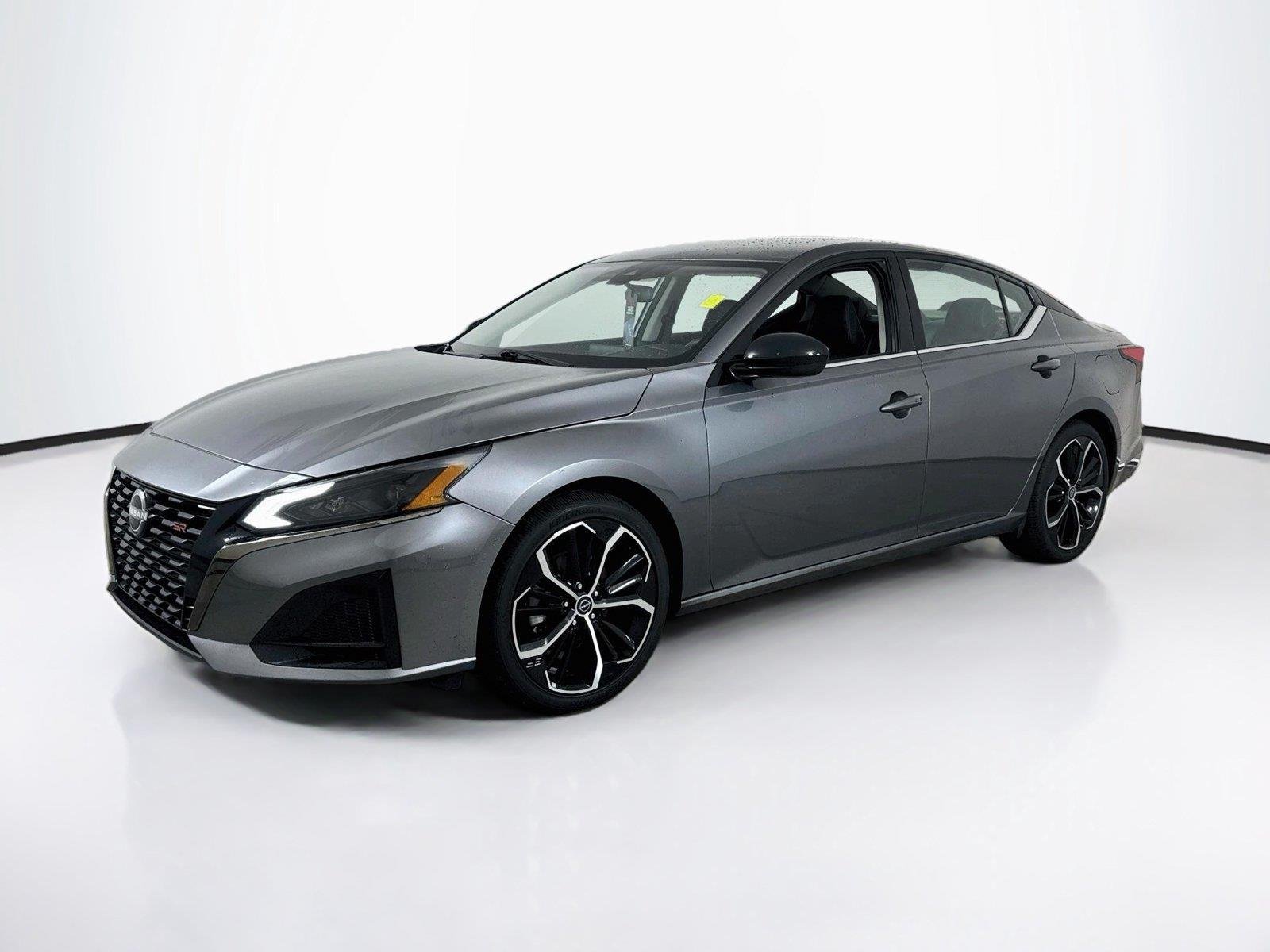 Used 2024 Gun Metallic Nissan 2.5 SR image 1