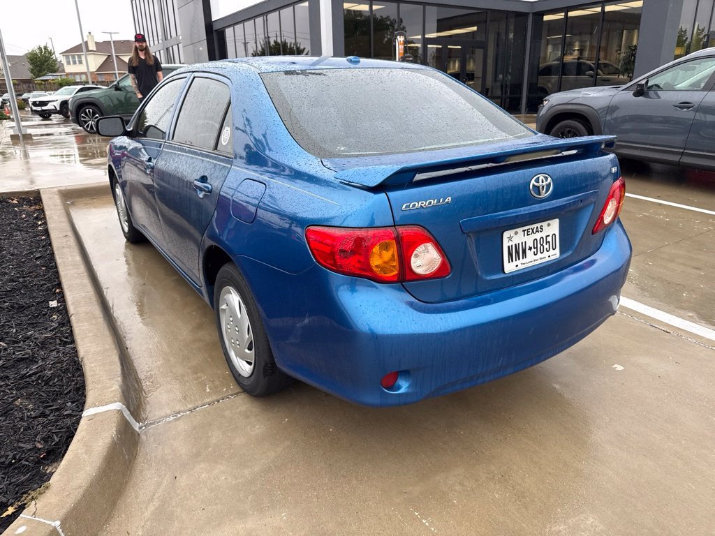 Used 2010 Blue Toyota  image 7