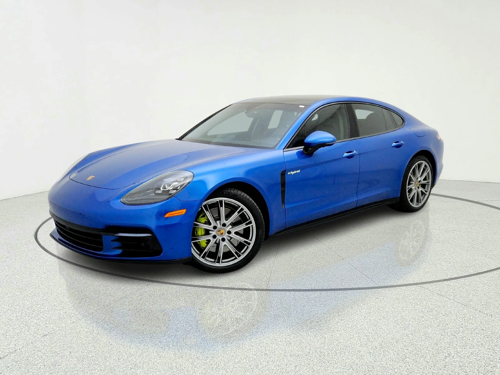 2018 Porsche Panamera 4 E-Hybrid's photo
