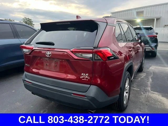 Used 2020 Red Toyota XLE image 3