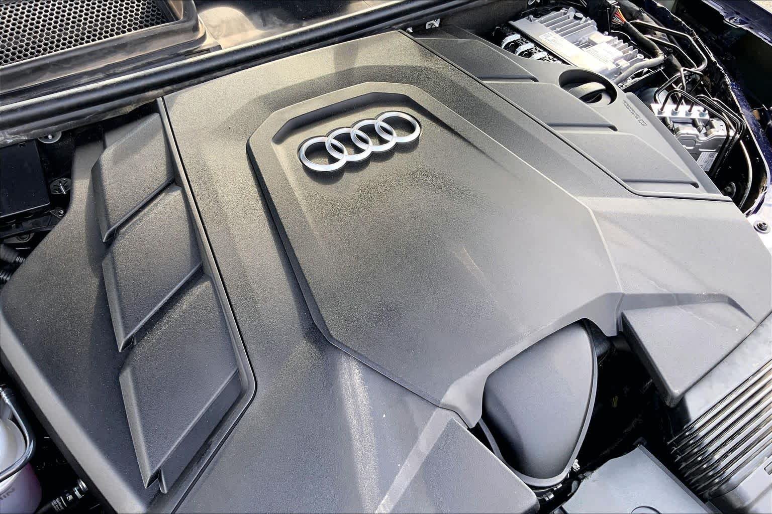 Used 2022 Mythos Black Metallic Audi Premium image 33
