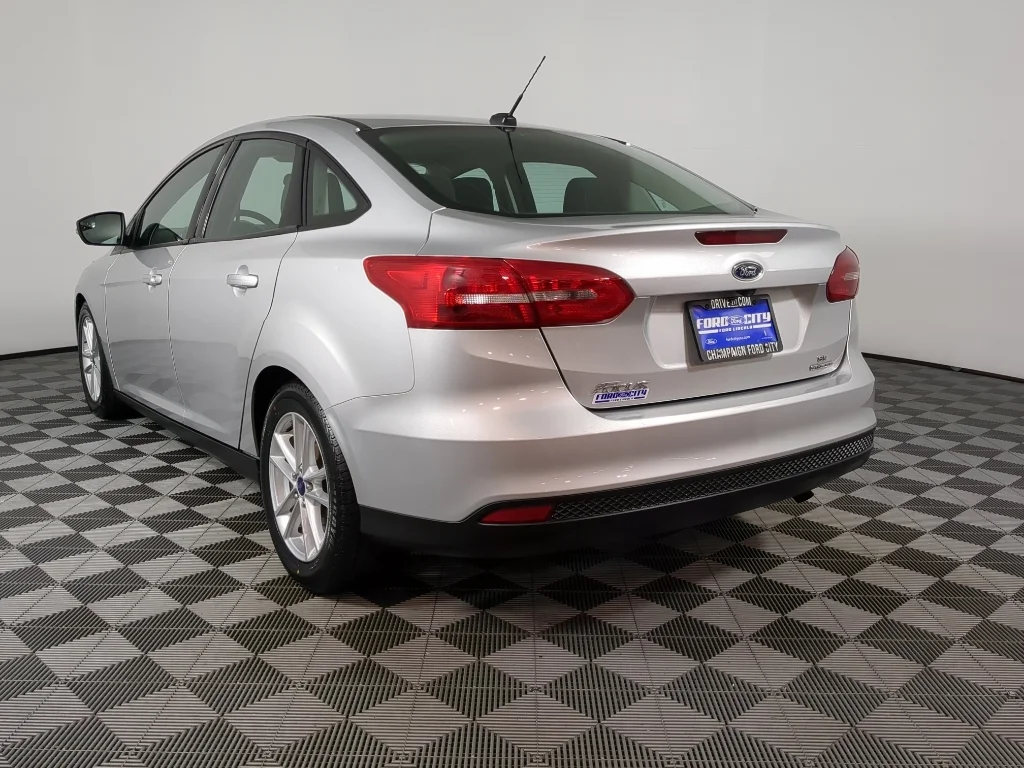 Used 2016 Gray Ford SE image 6