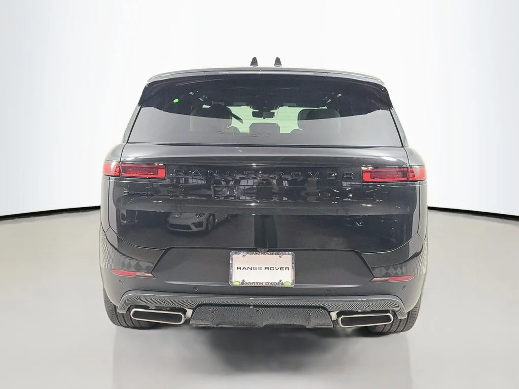 New 2026 Santorini Black Land Rover SE image 6
