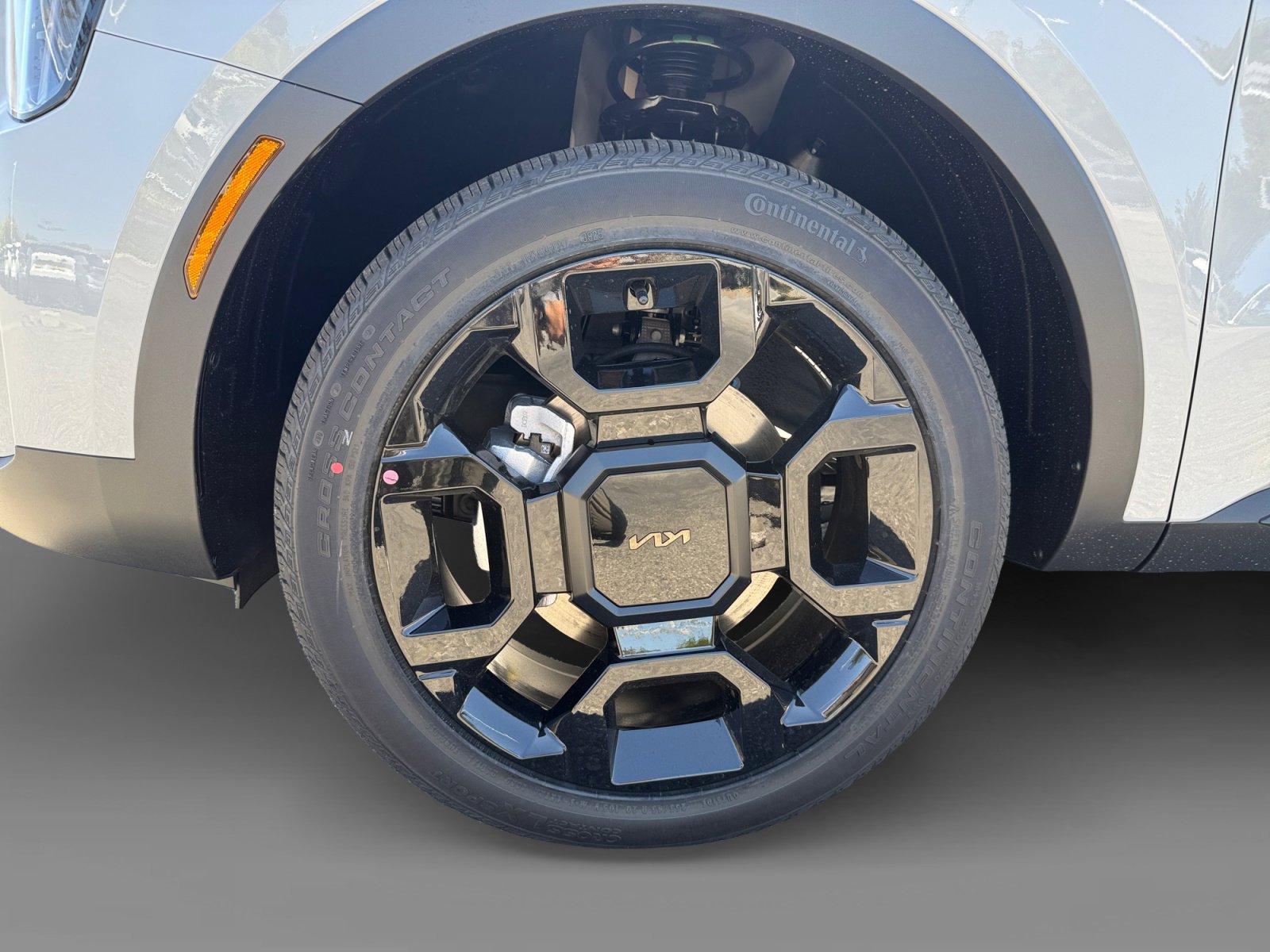 New 2026 Wolf Gray Kia X-Line EX image 9